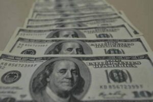 O dólar pode estar perdendo seu protagonismo mundial?